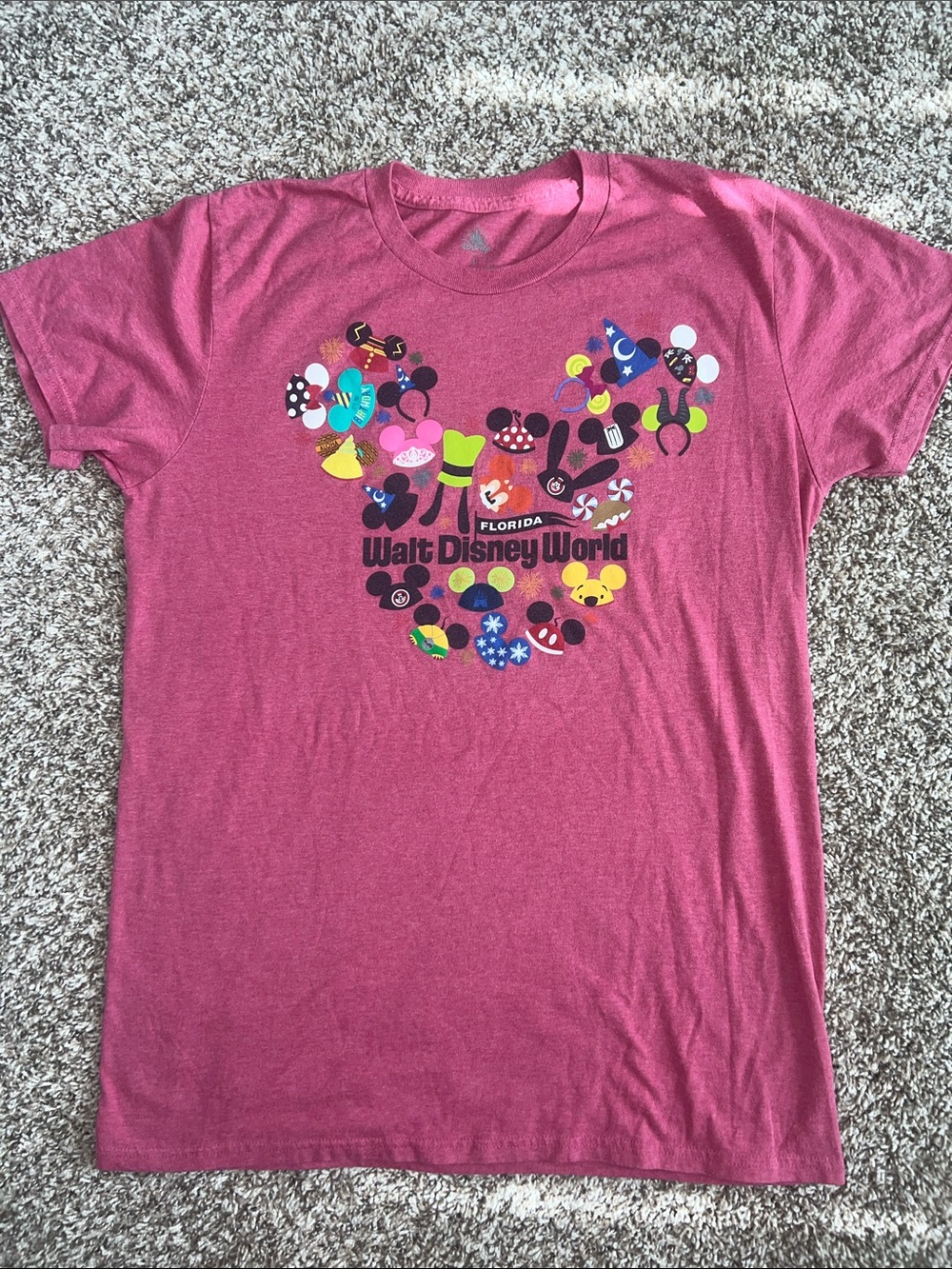 Red Walt Disney World Icon Graphic Tee Size LARGE